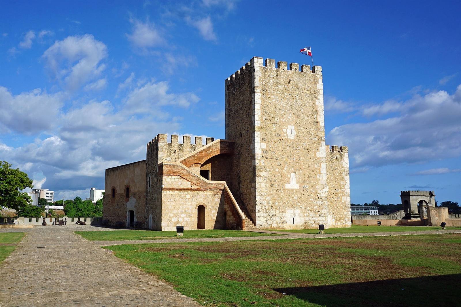 Ozama Fortress · 0.7 km